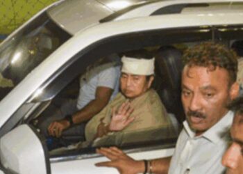 മമതയുടെ പരിക്കിന് കാരണം’ പിന്നിൽ നിന്നുള്ള തള്ളൽ’ എന്ന് ഡോക്ടർ; ചർച്ചയായതോടെ തിരുത്തി തൃണമൂൽ