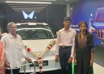 പ്രജ്ഞാനന്ദയുടെ കുടുംബത്തിന് പുതിയ എക്‌സ്‌യുവി; സമ്മാനിച്ചത് ആനന്ദ് മഹീന്ദ്ര; നന്ദി പറഞ്ഞ് ഗ്രാൻഡ് മാസ്റ്റർ 