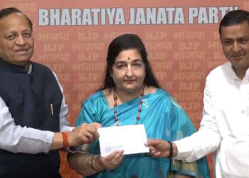 ‘ ഇത് എന്റെ ഭാഗ്യം’; ബിജെപി അംഗത്വം സ്വീകരിച്ച് ഗായിക അനുരാധ പൗഡ്‌വാൾ