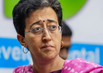 ബിജെപിയിൽ ചേരാൻ ഭീഷണിപ്പെടുത്തിയെന്ന പരാമർശം; പുലിവാല് പിടിച്ച് അതിഷി; തിരഞ്ഞെടുപ്പ് കമ്മീഷന്റെ നോട്ടീസ് 