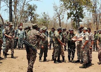 തിരഞ്ഞെടുപ്പ് ഡ്യൂട്ടിക്കിടെ കമ്യൂണിസ്റ്റ് ഭീകരബാധിത പ്രദേശത്ത് സ്‌ഫോടനം;സിആർപിഎഫ് അസിസ്റ്റന്റ് കമാൻഡന്റിന് വീരമൃത്യു