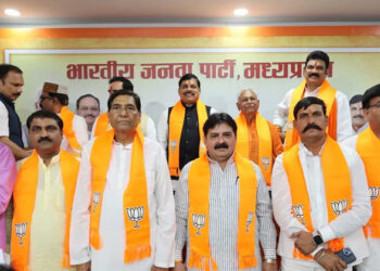 മദ്ധ്യപ്രദേശിൽ വീണ്ടും തിരിച്ചടി ; മുൻ എംഎൽ ഉൾപ്പെടെ മുതിർന്ന കോൺഗ്രസ് അംഗങ്ങൾ ബിജെപിയിൽ