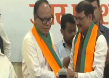 പ്രധാനമന്ത്രിയുടെ പ്രവർത്തനങ്ങളും കാഴ്ചപ്പാടും പ്രചോദനമായി ; ഉത്തർപ്രദേശ് മുൻ ഡിജിപി വിജയ് കുമാർ സിംഗ് ബിജെപിയിൽ