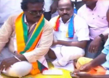 എൻഡിഎ സ്ഥാനാർത്ഥി വിജയിക്കുമെന്ന് പ്രവചിച്ചു ; തമിഴ്നാട്ടിൽ രണ്ട് കൈനോട്ടക്കാർ അറസ്റ്റിൽ