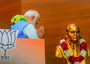 ‘അംബേദ്കർ തയ്യാറാക്കിയ ഭരണഘടനയാലാണ് ഇന്ന് ഗോത്ര വിഭാഗത്തിൽപ്പെട്ട സ്ത്രീയ്ക്ക് ഇന്ത്യൻ രാഷ്ട്രപതിയാവാനായത്’ ; ജന്മവാർഷികത്തിൽ അംബേദ്കറെ സ്മരിച്ച് മോദി