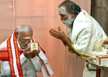 രാജരാജേശ്വര സ്വാമി ക്ഷേത്രത്തിൽ ദർശനം നടത്തി പ്രധാനമന്ത്രി; തെലങ്കാനയിൽ ബിജെപിയുടെ തിരഞ്ഞെടുപ്പ് പ്രചാരണങ്ങൾക്കും തുടക്കം
