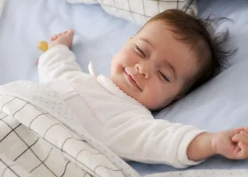 അമ്മേടെ പൊന്നല്ലേ ഒന്നുറങ്ങ്; കുഞ്ഞ് രാത്രിയും നിർത്താതെ കരച്ചിലാണോ? നിമിഷങ്ങൾ കൊണ്ട നിർത്താൻ ഈ സൂത്രം ഒന്ന് പരീക്ഷിച്ചുനോക്കൂ