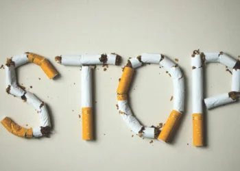 ഒരു സിഗരറ്റ് വലിക്കുമ്പോൾ എരിയുന്നത് ആയുസിലെ 11 മിനിറ്റ്;മുലപ്പാലിൽപോലും കലരും,പുകവലി നിർത്താൻ ഇതാ എളുപ്പവഴികൾ; തീർച്ചയായും വിജയിക്കും ഉറപ്പ്