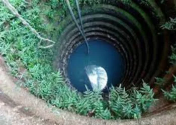 കിണർ വൃത്തിയാക്കാം അപകടം കൂടാതെ; മാസ് കാണിക്കാൻ ചാടി കയറി കിണറ്റിലിറങ്ങല്ലേ, മുൻകരുതലില്ലെങ്കിൽ ദുരന്തത്തിൽ കലാശിക്കും