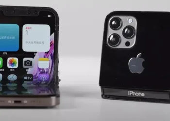 മടക്കി ഒതുക്കി പോക്കറ്റിൽ വയ്ക്കാം; ഫോർഡബിൾ ഐഫോൺ വരുന്നു; സാംസങ്ങിന്റെ ഇപ്പോഴുള്ള അഹങ്കാരം പോയിക്കിട്ടും