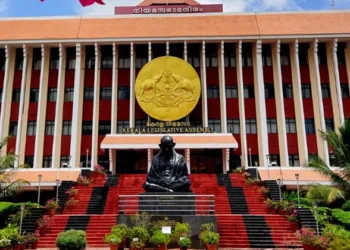 കേരള മാറ്റി കേരളം എന്നാക്കും; നിയമസഭയിൽ പേര് മാറ്റുന്നതിനുള്ള പ്രമേയം മുഖ്യമന്ത്രി അവതരിപ്പിക്കും