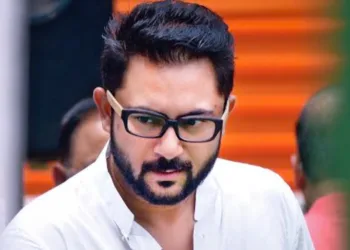 പാർക്കിങ്ങിനെ ചൊല്ലി തർക്കം ; റസ്റ്റോറന്റ് ഉടമയെ തല്ലിച്ചതച്ച് തൃണമൂൽ കോൺഗ്രസ് എംഎൽഎ