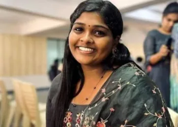 ബസിന് പിന്നിൽ സ്‌കൂട്ടർ ഇടിച്ചു; എസ്എഫ്‌ഐ പ്രവർത്തക മരിച്ചു