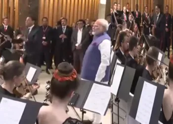 ഓസ്ട്രിയയിൽ പ്രധാനമന്ത്രിക്ക് വൻ വരവേൽപ്പ് ; വന്ദേമാതരം ആലപിച്ച് സ്വീകരണം