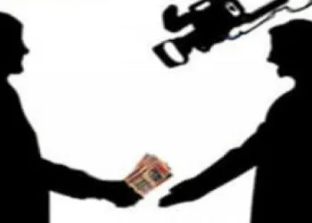 സത്യം കണ്ടെത്താൻ ഒളി കാമറ വയ്ക്കുന്നതിൽ തെറ്റില്ല; എന്നാൽ ഇത് പാടില്ല; മാദ്ധ്യമ പ്രവർത്തകരെ കുറ്റവിമുക്തരാക്കി കേരളാ ഹൈക്കോടതി