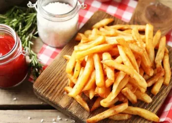 ഭാര്യയെ ഫ്രഞ്ച് ഫ്രൈസും ചോറും കഴിക്കാൻ അനുവദിക്കാത്ത ഭർത്താവ് ക്രൂരൻ; കേസ് സ്റ്റേ ചെയ്ത് ഹൈക്കോടതി