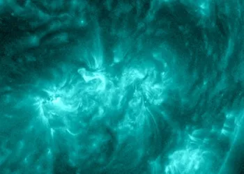 ഭൂമി മുഴുവൻ ഇരുട്ടിലാകും; ഉപഗ്രഹങ്ങൾ തകർന്ന് തരിപ്പണമാകും; ആഞ്ഞ് വീശാനൊരുങ്ങി ഭൗമകാന്തിക കൊടുങ്കാറ്റ്; ഞായറാഴ്ച നിർണായകം