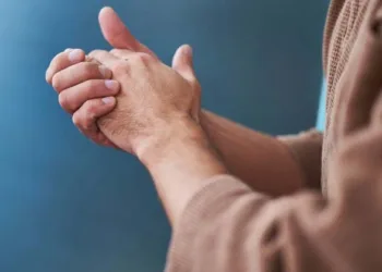 നൂറു കാര്യങ്ങള്ക്ക് ഒരു പരിഹാരം; കൈകള് കൂട്ടി തിരുമിയാല് സംഭവിക്കുന്നത്