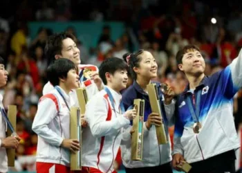 ദക്ഷിണ കൊറിയന്‍ താരങ്ങളെ നോക്കി പുഞ്ചിരിച്ചു; ഒളിമ്പിക്‌സ് ജേതാക്കള്‍ക്ക് ഉത്തരകൊറിയയുടെ ശിക്ഷ