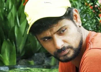 സംവിധായകൻ തുടയിൽ പിടിച്ചു; അവസരം നൽകിയാൽ എന്താണ് ഗുണമെന്ന് ചോദിച്ചു; വെളിപ്പെടുത്തലുമായി യുവനടൻ