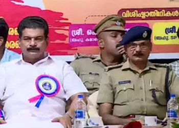 എന്റെ 2000 കിലോയുടെ കയറുകൊണ്ടുപോയവനെ ഇതുവരെ പിടിച്ചോ?; പൊതുവേദിയിൽ മലപ്പുറം എസ്പിയെ അപമാനിച്ച് പി.വി അൻവർ