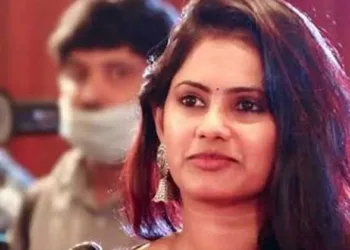 നടി രേഖാ നായരുടെ കാർ പാഞ്ഞ് കയറി ; റോഡരികിൽ കിടന്നുറങ്ങിയ ആൾ മരിച്ചു ; നിർണായകമായത് സിസിടിവി ദൃശ്യം