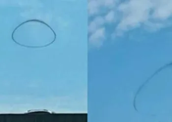 ആകാശത്ത് വീണ്ടും കറുത്ത വളയം; അമ്പരന്ന് നാട്ടുകാർ; ലോകാവസാനമെന്ന് സോഷ്യൽ മീഡിയ