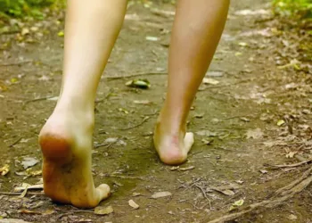 ചെരിപ്പിട്ടാൽ അജ്ഞാതരോഗം വന്ന് നാട് നശിക്കും; 21ാം നൂറ്റാണ്ടിലും ചെരിപ്പുധാരികൾ ഇല്ലാത്ത ഇന്ത്യൻ ഗ്രാമം; കാരണം കേട്ടാൽ ഒന്ന് അമ്പരക്കും ഉറപ്പ്