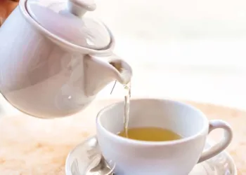 തടി കുറയ്ക്കാനൊരു കുറുക്കുവഴി; ഗ്രീന് ടീ അല്ല വൈറ്റ് ടീ