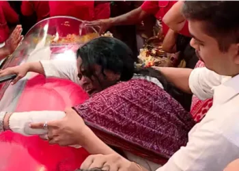 എംഎം ലോറൻസിന്റെ പൊതുദർശനത്തിലെ തർക്കം; ആക്രമിക്കാൻ സിപിഎം റെഡ് വളണ്ടിയർമാരെ ഒരുക്കി നിർത്തി ; തന്നെയും മകനെയും മർദ്ദിച്ചെന്ന് പരാതിയുമായി മകൾ ആശ