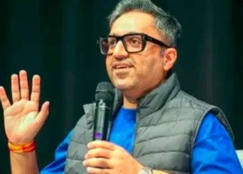 ‘ഒരു കോടി രൂപ ശമ്പളം, എന്നാലും ആദ്യദിനം തന്നെ നെഞ്ചുവേദനയാണെന്ന് അഭിനയിച്ച് തടിതപ്പി’; ഇവൈയിലെ അനുഭവം പറഞ്ഞ് അഷ്‌നീര്‍