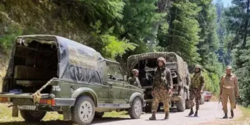 കശ്മീരിൽ വെടിനിർത്തൽ കരാർ ലംഘിച്ച് പാക് സൈന്യം; ബിഎസ്എഫ് ജവാന് പരിക്കേറ്റു