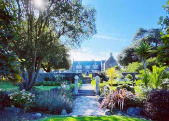 16 കോടി മുടക്കി വാങ്ങി; ഒടുവില്‍ സ്വപ്‌നഭവനം ഒരു പേടി സ്വപ്‌നമായി, സംഭവിച്ചത് തുറന്നുപറഞ്ഞ് ദമ്പതികള്‍