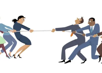 കണ്ടുപിടിച്ചത് പുരുഷന്മാർക്കായി, ഇന്ന് കയ്യടക്കിവച്ചിരിക്കുന്നത് സ്ത്രീകൾ; പെണ്ണുങ്ങളേ പാഡും ഹൈ ഹീൽസും നമ്മുടെ സ്വന്തമല്ല; അറിയാം വിശദമായി