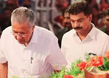 ഞാൻ സഖാവ്, ഉത്തരവാദിത്വം കഴിഞ്ഞു; എന്റെ പിന്നിൽ സർവ്വശക്തനായ ദൈവം മാത്രം; പത്തിമടക്കി പിവി അൻവർ