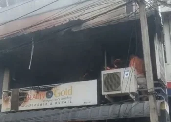 തിരുവനന്തപുരത്ത് ഇൻഷുറൻസ് ഓഫീസിൽ വന് തീപിടിത്തം; രണ്ടു സ്ത്രീകൾ വെന്തുമരിച്ചു; ദുരൂഹത