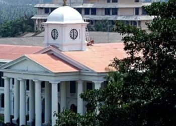 തലസ്ഥാനത്ത് നാളെ വിവിധ പരീക്ഷകൾ മാറ്റിവച്ചു; പ്രൊഫഷണൽ കോളേജുകൾ ഉൾപ്പെടെയുള്ള വിദ്യാഭ്യാസ സ്ഥാപനങ്ങൾക്ക് അവധി