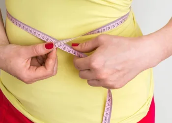 ശരിക്കും ഇന്ത്യക്കാർക്ക് ആരോഗ്യത്തോടെ ഇരിക്കാൻ ഇത്ര കാലറി മതി; ബാക്കിയെല്ലാം അപകടമാണേ….