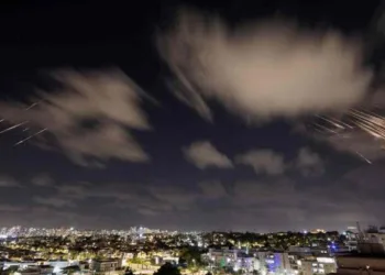 ഇറാന്റെ മിസൈൽ ആക്രമണം ; അനാവശ്യയാത്രകൾ ഒഴിവാക്കുക ;ഇസ്രയേലിലെ ഇന്ത്യൻ പൗരന്മാർക്ക് മുന്നറിയിപ്പ് നൽകി എംബസി