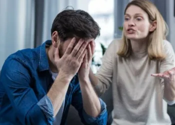 ഭർത്താവിനെ ആണും പെണ്ണും കെട്ടവൻ എന്ന് വിളിക്കുന്നത് ക്രൂരകൃത്യം; വിവാഹ മോചനം അനുവദിച്ച് കോടതി