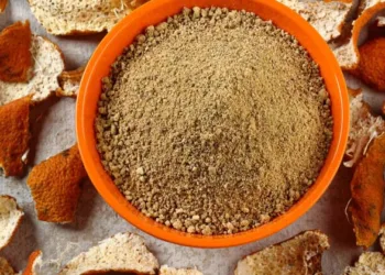 ഓറഞ്ചിന്റെ തൊലി കളയല്ലേ; മുഖം പട്ട് പോലെ തിളങ്ങും; മാറ്റം നിങ്ങളെ ഞെട്ടിക്കും