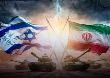 ഇസ്രായേലിനെതിരെ മിസൈൽ ആക്രമണം ആരംഭിച്ച് ഇറാൻ ; കനത്ത വില നൽകേണ്ടി വരുമെന്ന് അമേരിക്ക ; പൗരന്മാർക്ക് ജാഗ്രതാ നിർദ്ദേശം നൽകി ഇന്ത്യ