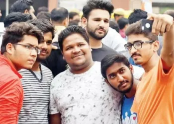 ഐ ഐ ടി കളിലടക്കം പ്ലേസ്മെന്റ് പകുതിയായി; എഞ്ചിനീയറിംഗ് ബിരുദധാരികൾ ജോലി കണ്ടെത്താൻ പാടുപെടുന്നതിൻ്റെ ആറ് കാരണങ്ങൾ