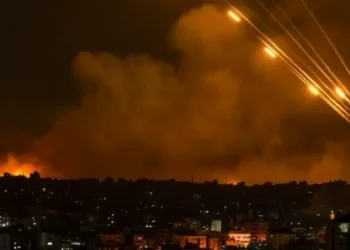 മിസൈൽ അയച്ചതിനു മറുപടി; ഇറാനിൽ ശക്തമായ വ്യോമാക്രണമം നടത്തി ഇസ്രായേൽ ; ടെഹ്റാനിൽ ഉഗ്രസ്ഫോടനങ്ങൾ