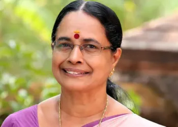 കടിച്ച് തൂങ്ങുന്നത് ശരിയല്ല ; സിപിഎം വിട്ടു ;രാഷ്ട്രീയം അവസാനിപ്പിച്ച് കൊട്ടാരക്കര മുൻ എംഎൽഎ പി ആയിഷ പോറ്റി
