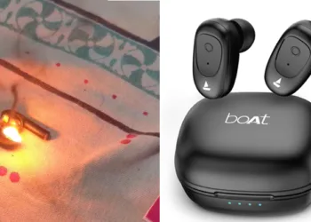 ചെവിയിലിരുന്ന് പൊട്ടിയേനെ…ബോട്ടിന്റെ ഉത്പന്നങ്ങൾ ഒഴിവാക്കുക,ഭാവിയിൽ ഇത്തരം അപകടങ്ങൾ ഉണ്ടാകാതിരിക്കട്ടെ; ചർച്ചയായി അനുഭവ കുറിപ്പ്