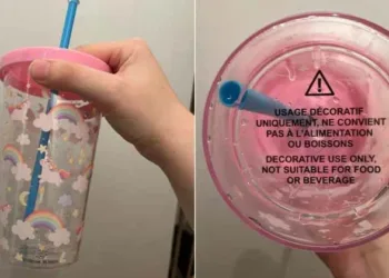 എന്ത് ദ്രോഹമാണ് ഇത്; കുഞ്ഞിന് സമ്മാനം കിട്ടിയ ക്യൂട്ട് കപ്പ് അമ്മയുടെ ഉറക്കം കളഞ്ഞു