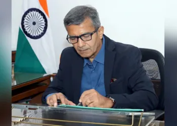 കേന്ദ്ര പ്രതിരോധ മന്ത്രാലയത്തിന് പുതിയ സെക്രട്ടറി; ഗിരിധർ അരമനയുടെ പകരക്കാരനായി ചുമതലയേറ്റ് രാജേഷ് കുമാർ സിംഗ്