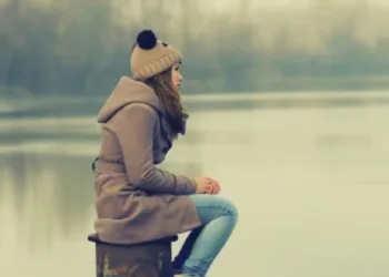 നിങ്ങൾ കടുത്ത ഏകാന്തതയിലാണോ?; ഈ ലക്ഷണങ്ങൾ നൽകും ഉത്തരം