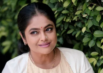 ട്രെയിനിന് മുൻപിൽ ചാടി ആത്മഹത്യയ്ക്ക് ശ്രമിച്ചു; അന്ന് രക്ഷിച്ചത് അമ്മ; തുറന്നുപറച്ചിലുമായി മഞ്ജു പിള്ള